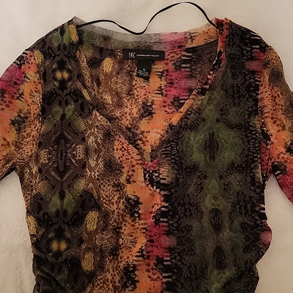 Brand New. Never Worn. Colorful Tunic Top. Size Medium - Picture 1 of 4